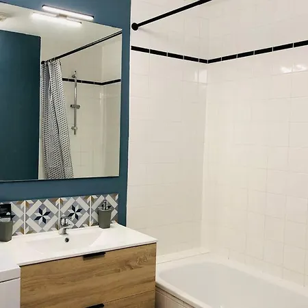 A Deux Pas Du Port, Jolie Maison Redecoree Feriehus