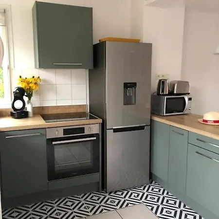 A Deux Pas Du Port, Jolie Maison Redecoree Hébergement de vacances *