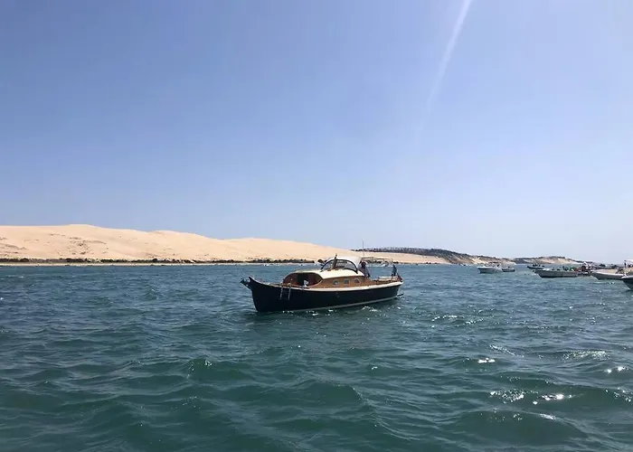 A Deux Pas Du Port, Jolie Maison Redecoree بيت للعطل لا تاسْتْ دو بوك