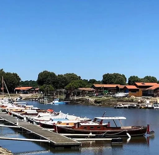 A Deux Pas Du Port, Jolie Maison Redecoree بيت للعطل