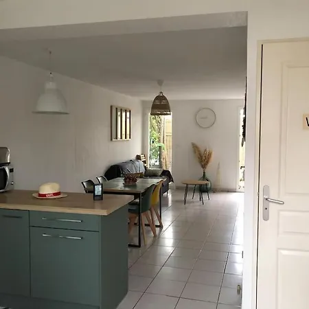 Holiday home A Deux Pas Du Port, Jolie Maison Redecoree *