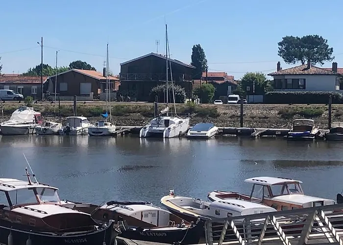 A Deux Pas Du Port, Jolie Maison Redecoree *